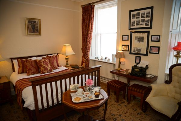 Bush Hotel